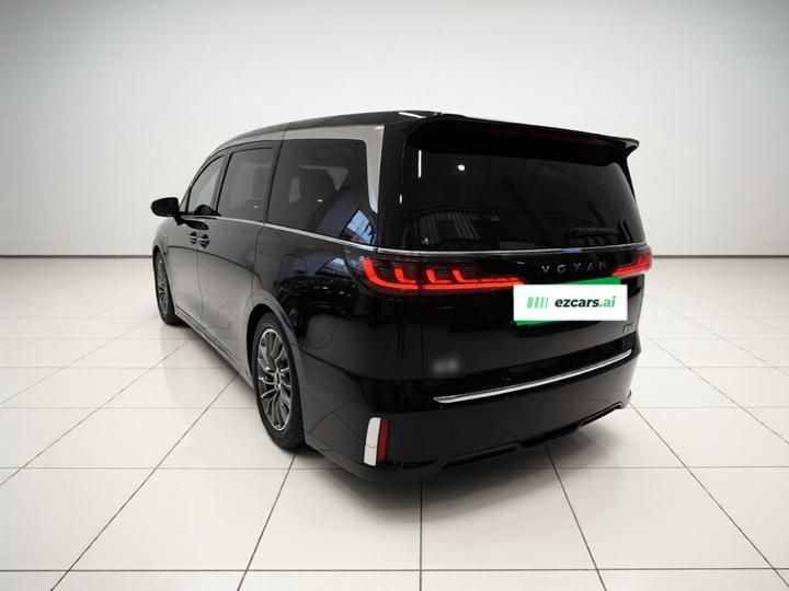 Voyah Dreamer 2024 PHEV Extended Range Flagship photo 4