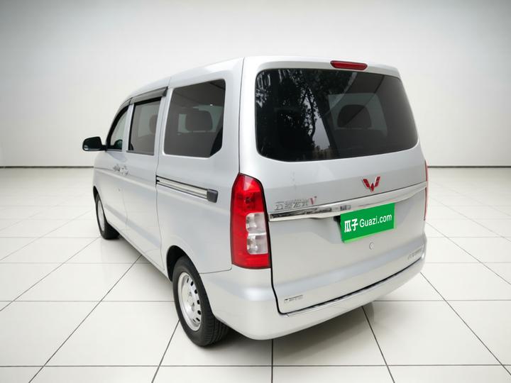 Wuling Hongguang V 2022 1.5L LAR photo 4