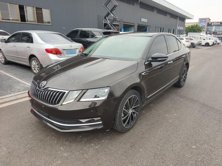 Octavia 2018 TSI280 DSG Luxury
