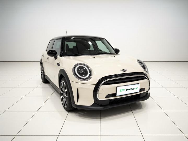 2022 1.5T COOPER Classic 5-Door photo 3