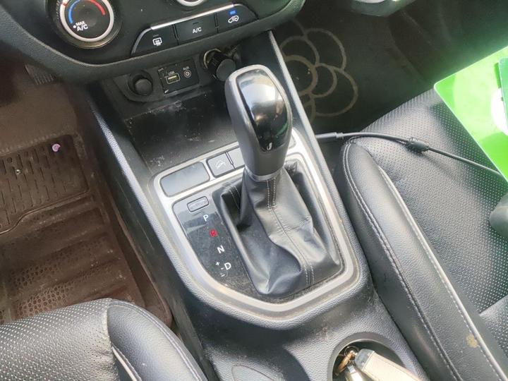 ix25 2015 1.6L AT RWD Smart GLS photo 6