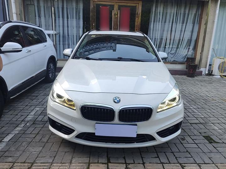 2 Series Wagon Imported 2015 218i Sport Design Package photo 2
