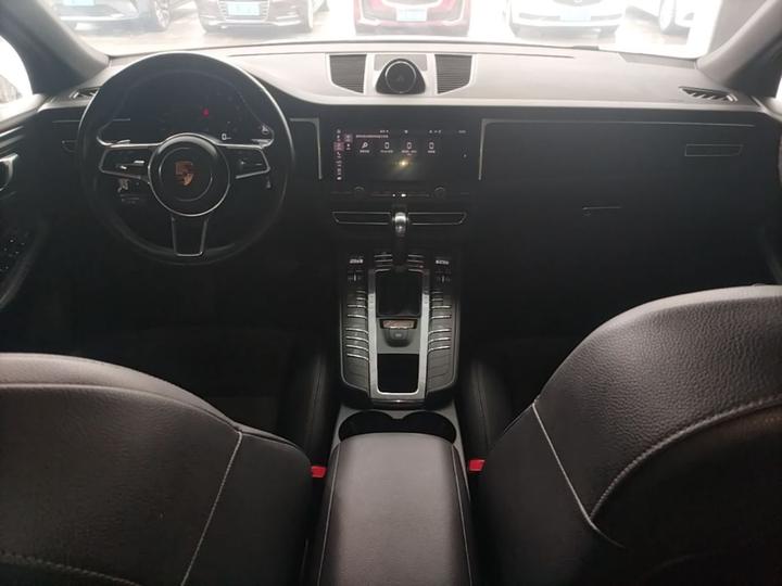 2018 Macan 2.0T photo 4