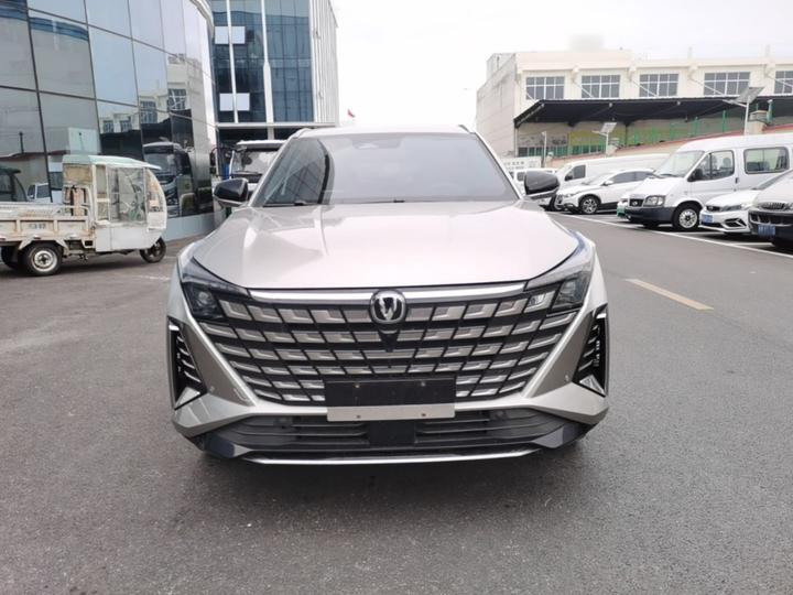 UNI-Z 2025 1.5T Premium photo 2
