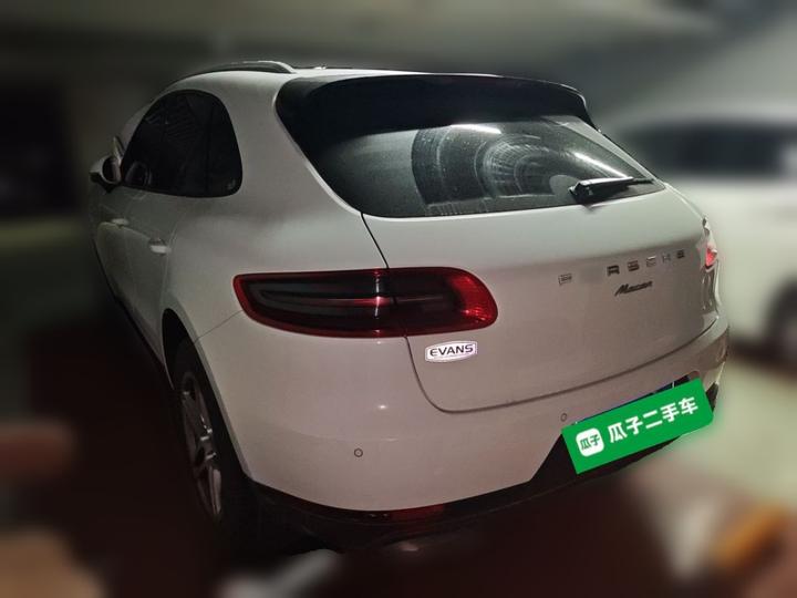 2017 Macan 2.0T photo 4