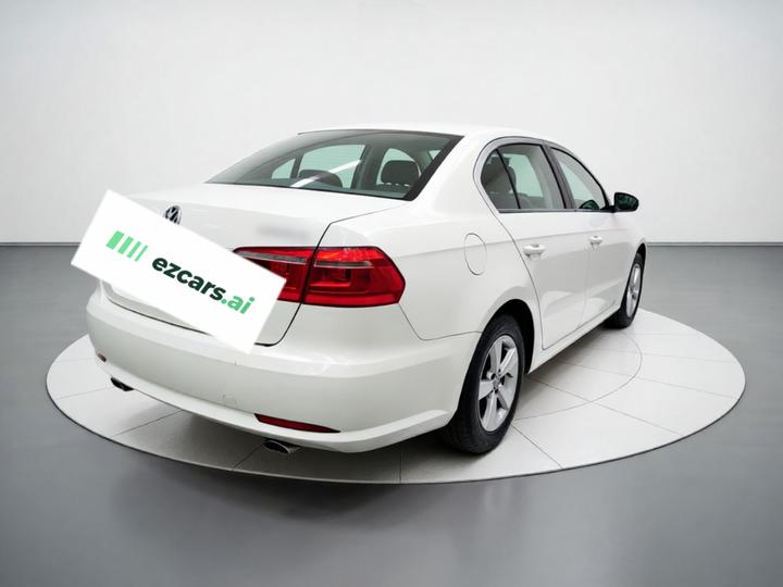 Lavida 2013 Facelift Classic 1.6L MT photo 6