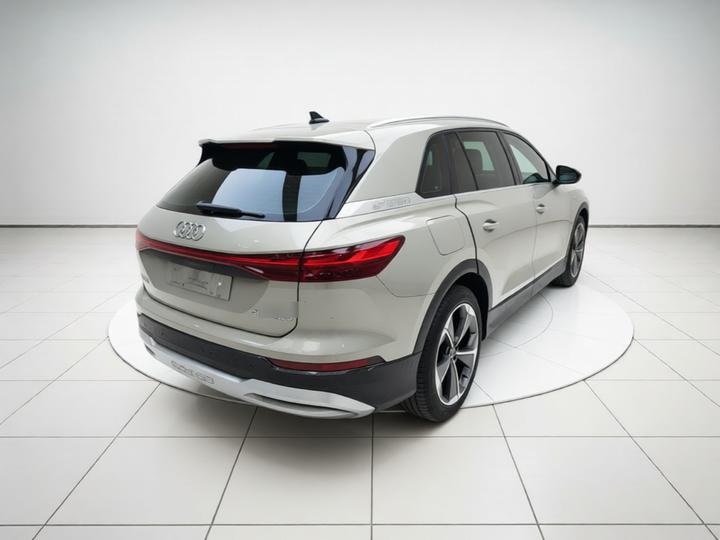 Q5 e-tron 2022 40 e-tron Starlight photo 6