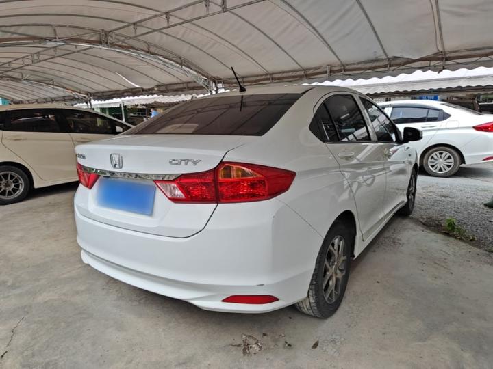 2018 1.5L CVT Comfort photo 4