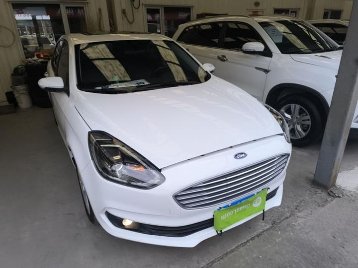 Escort 2019 Facelift 1.5L AT China VI photo 3