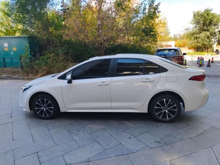 Levin 2023 185T CVT Luxury photo 3