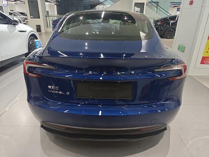 Model 3 2023 RWD photo 3