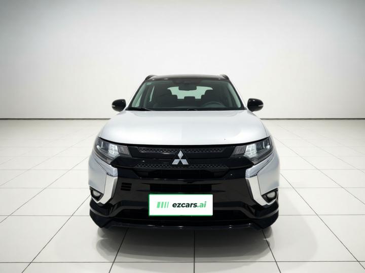 Outlander 2021 2.4L AWD 5-Seater photo 2