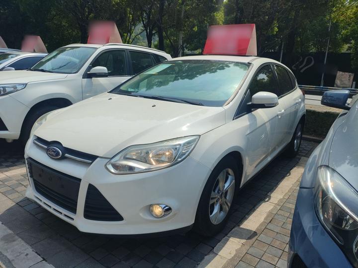 Focus 2012 Hatchback 1.6L AT