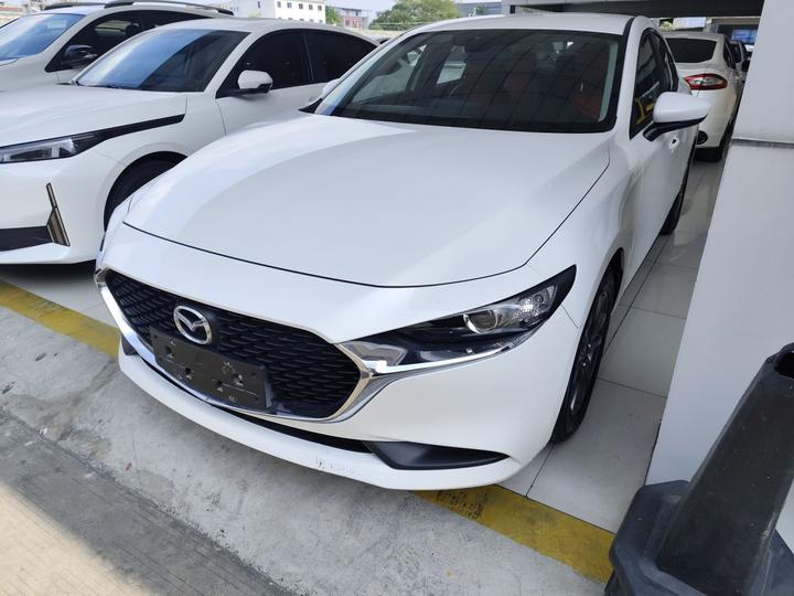3 Axela 2020 1.5L AT