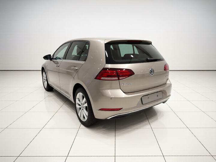 Golf 2018 230TSI AT Comfort photo 4