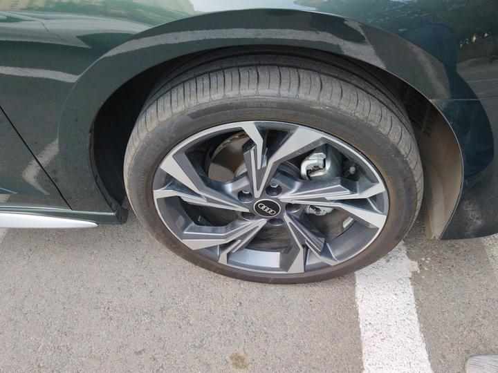 A3 2025 Sportback 35TFSI Flying Spur Exclusive photo 8