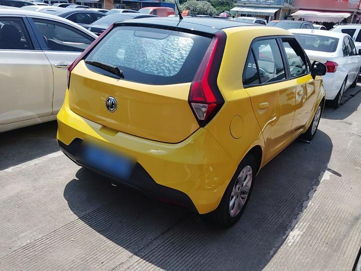 3 2017 1.5L AT Connected Elite photo 3