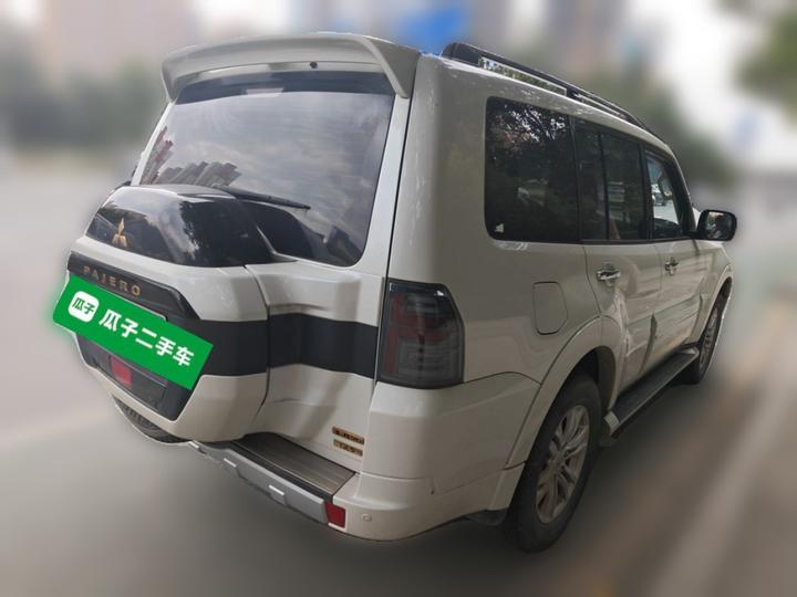 Pajero Parallel Import V97 3.8L 5-Door GLS photo 6