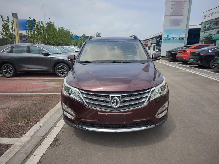 560 2015 1.8L MT Luxury photo 2