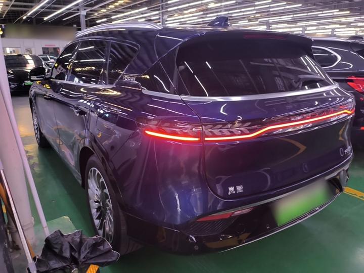 Voyah FREE 2021 AWD Standard EREV Luxury photo 4