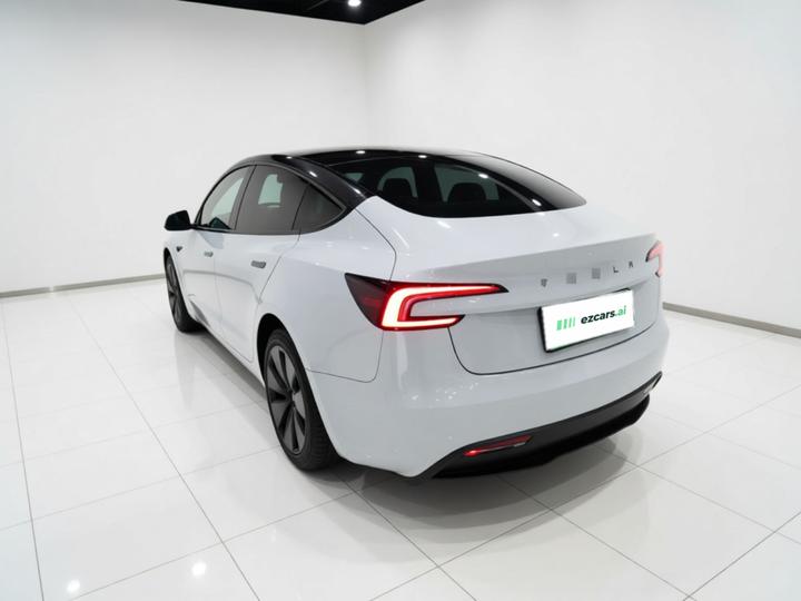 Model 3 2023 RWD photo 4