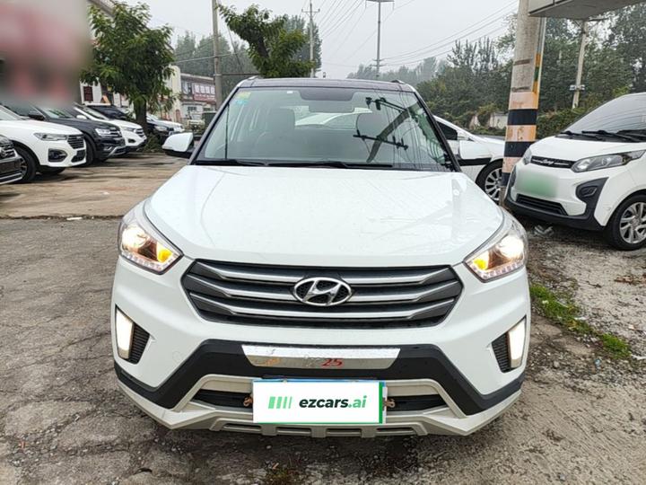ix25 2015 2.0L AT RWD Smart GLS photo 2