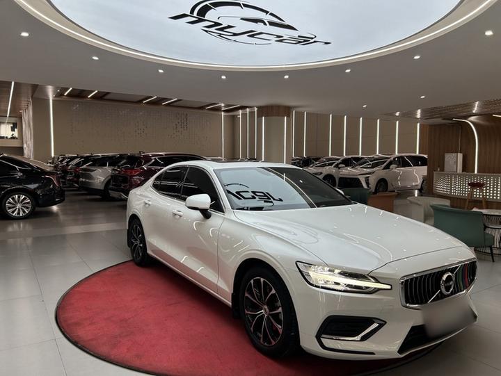 S60 2022 B4 Luxury photo 2