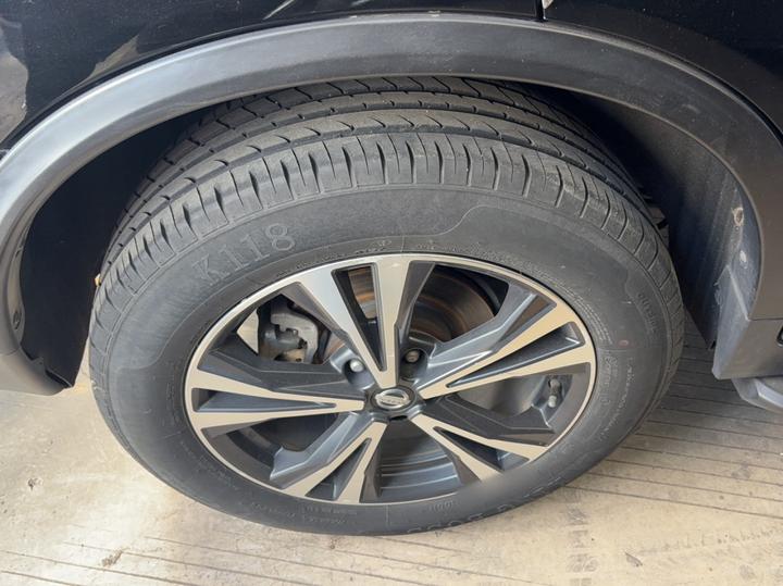 X-Trail 2017 2.5L CVT Luxury 4WD photo 3
