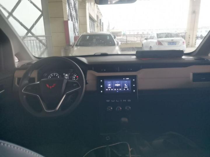 Wuling 2021 1.5T MT Luxury photo 5