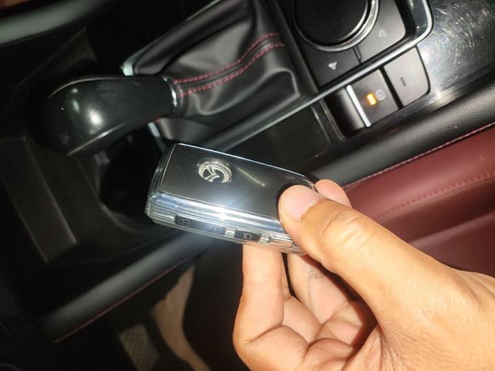 3 Axela 2023 2.0L AT photo 8