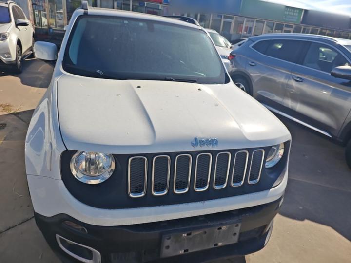Renegade 2018 180T AT photo 2