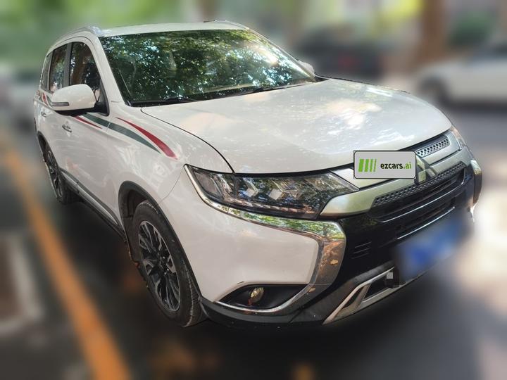 Outlander 2019 2.4L AWD Enjoy 7-Seater China VI photo 3