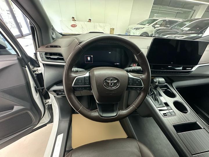 Granvia 2023 2.5L Hybrid Flagship VIP photo 7