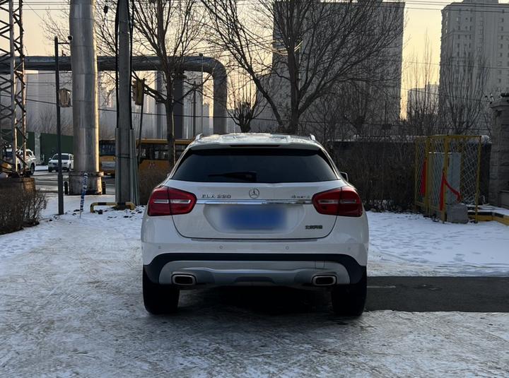 GLA 2015 GLA 220 4MATIC Luxury photo 4