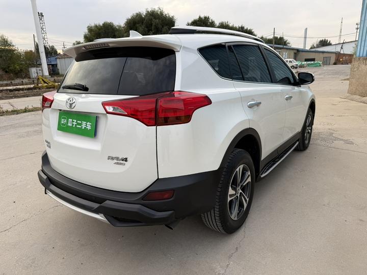 RAV4 2015 2.0L CVT AWD photo 2