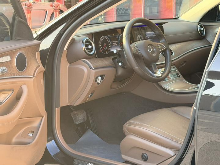 E-Class 2018 E 300 L Luxury photo 6