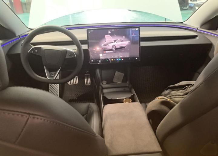 Model 3 2026 RWD photo 5