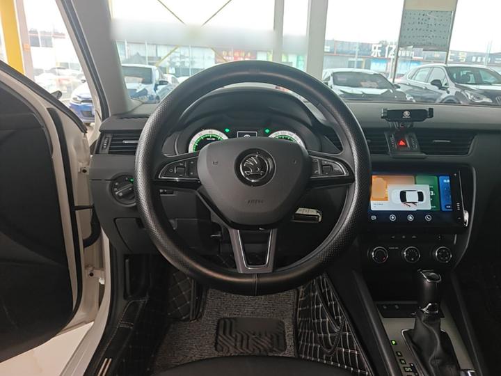 Octavia 2021 1.5L AT Comfort photo 6