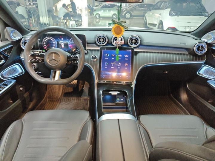 C-Class 2024 C 260 L Sport photo 5