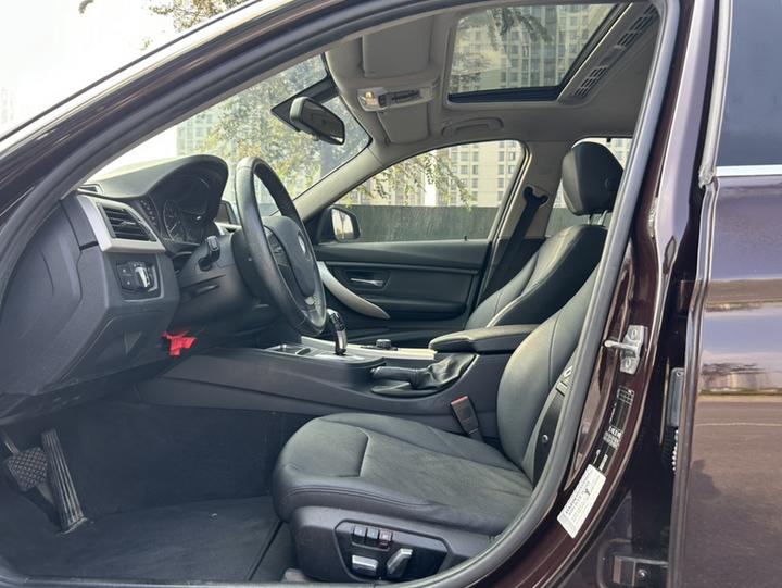 3 Series 2016 320Li Progressive photo 6