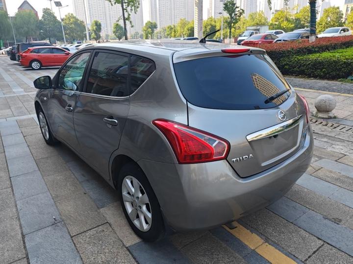 Tiida 2011 1.6L CVT Smart photo 4