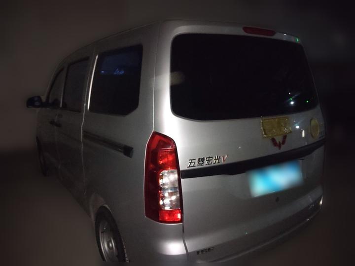 Wuling Hongguang V 2022 1.5L LAR photo 4