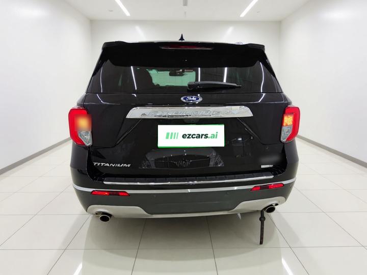 Explorer 2020 EcoBoost 285 AWD Titanium 6-Seater photo 3