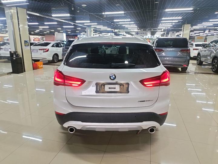 X1 2020 xDrive25Li Exclusive photo 3