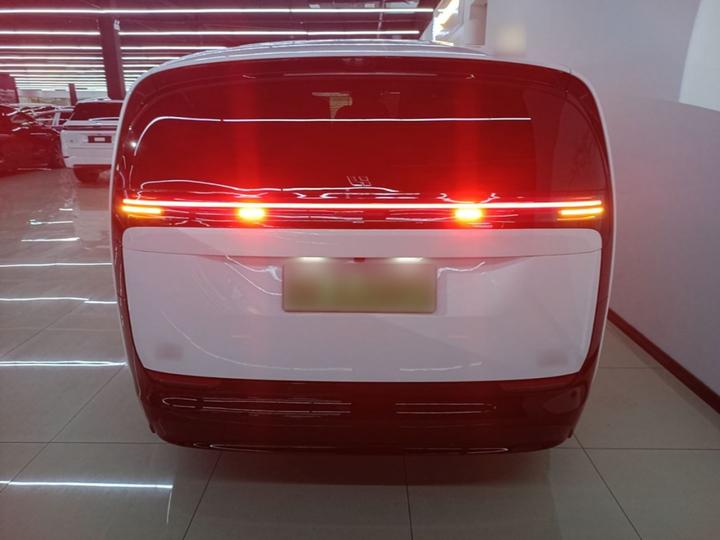 Li MEGA 2025 Ultra Smart Refresh Edition photo 3