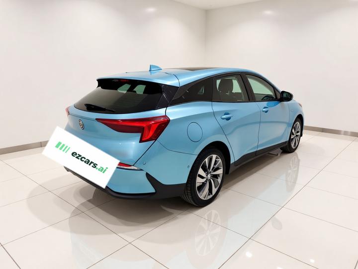 6 2020 PHEV photo 6