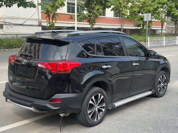 RAV4 2015 2.5L AT AWD Elite photo 4