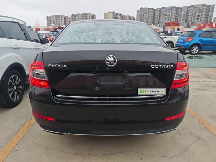 Octavia 2017 1.6L MT photo 5