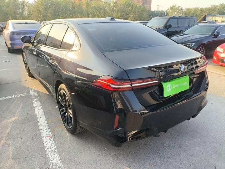 5 Series 2025 525Li M Sport Package photo 4