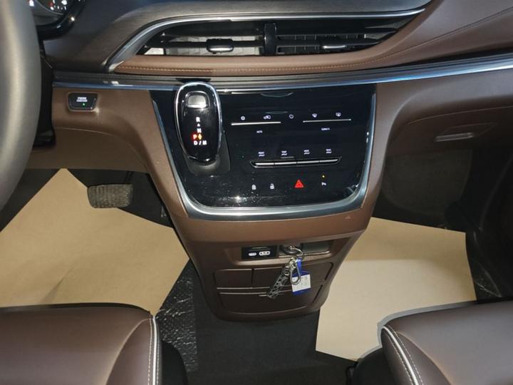 GL8 2023 652T Luxury photo 6